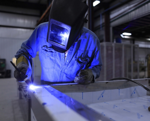 Soudeur prêt à faire une soudure